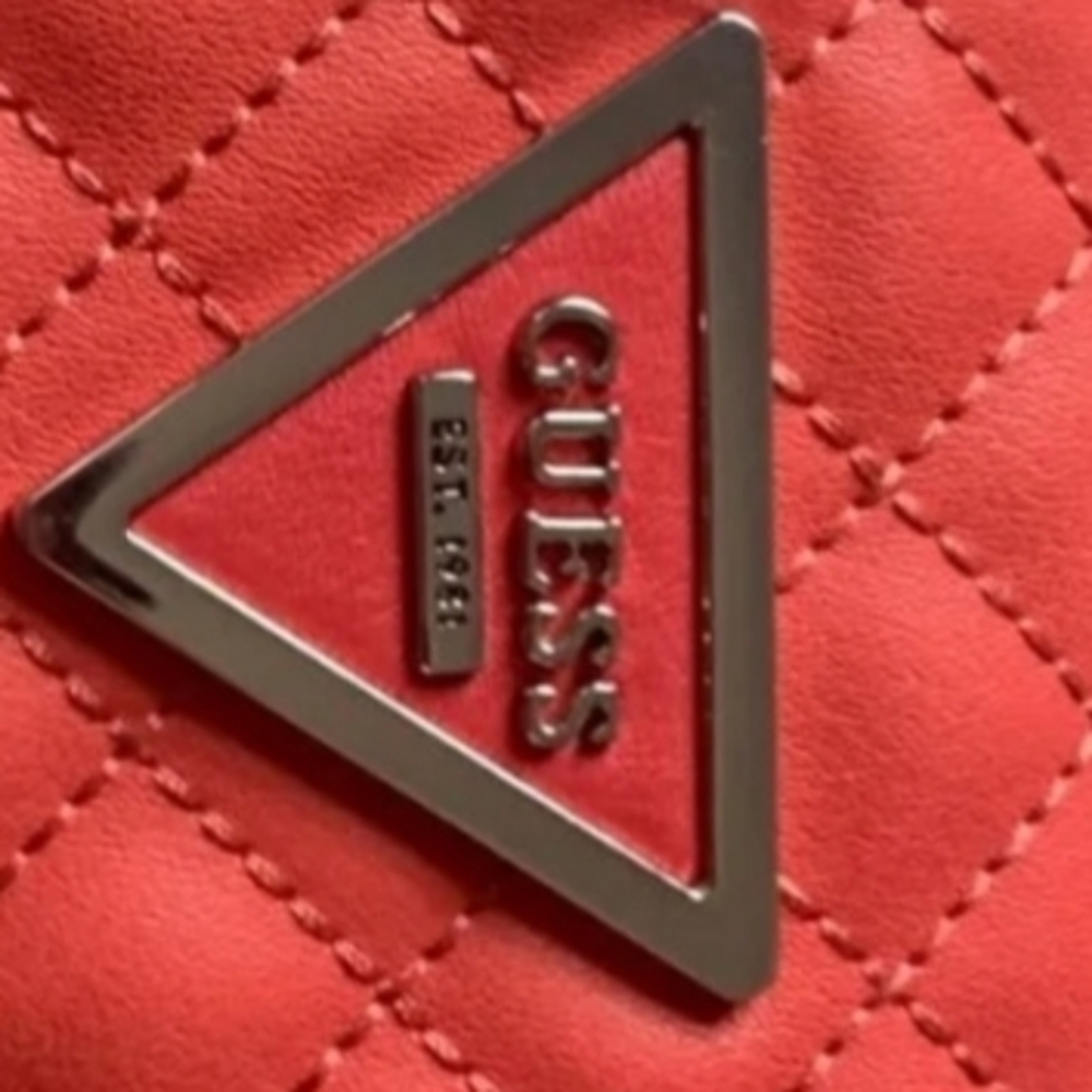 NWT! GUESS Caviar Quilted Large Zip Around Gussetted Belt Bag Bum Bag Coral Neon - Picture 4 of 17